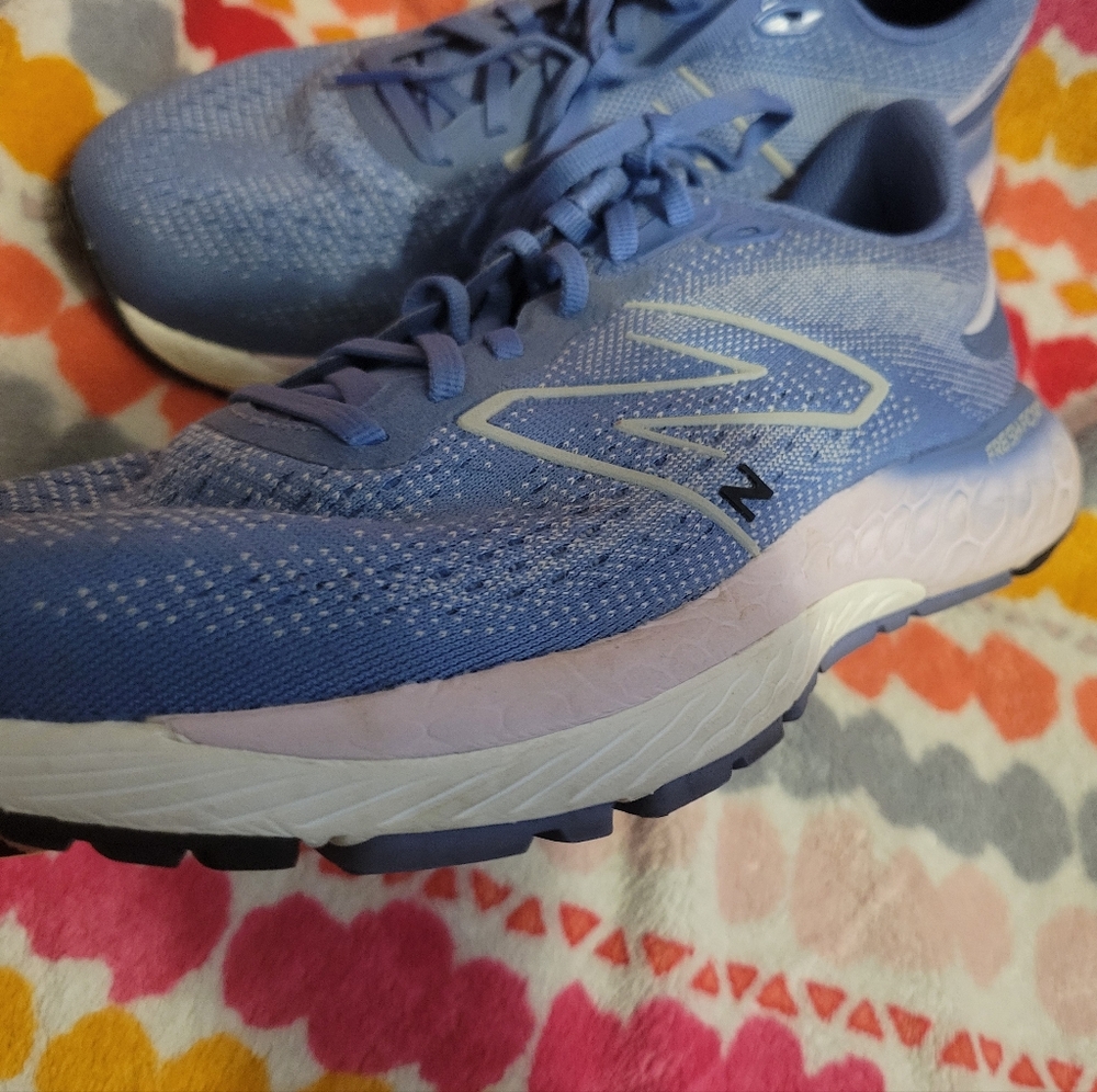 New Balance 10.5 Women's Fresh Foam 880 Shoes  Sneakers Athletic Sport - Picture 3 of 8